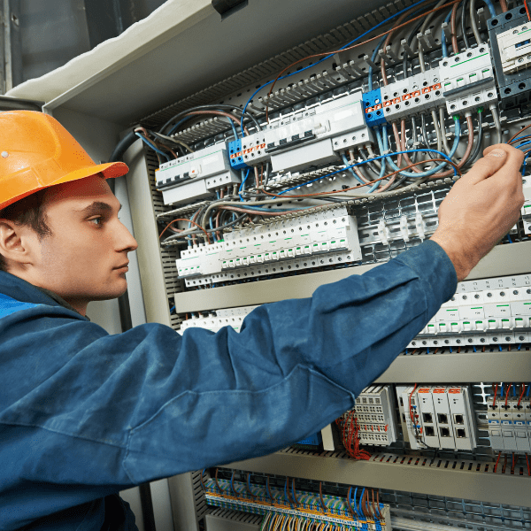 Electricien 2 Métier d'électricien industriel